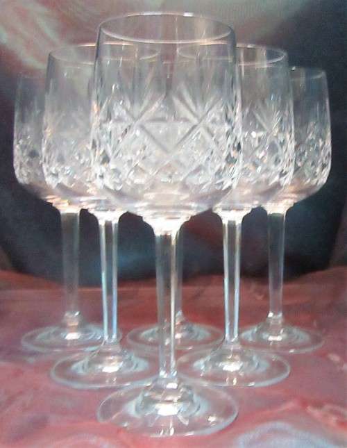 SIX SOMERSET HAND CUT LEAD CRYSTAL WINE GLASSES IN MINT CONDITTION