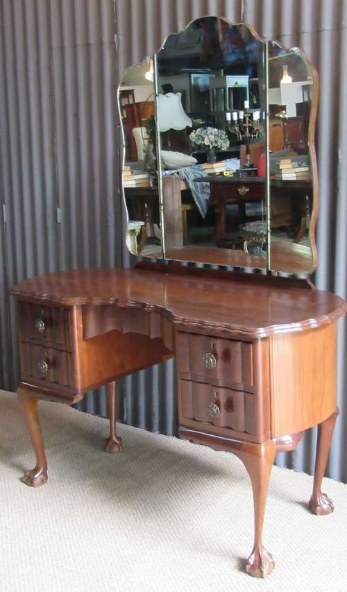 A STUNNING IMBUIA BALL & CLAW DRESSING TABEL -