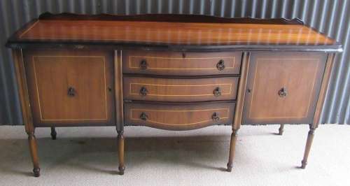 AN ELGANT HARMANN AND KEPLER STYLE LARGE SIDE SERVER ELGANT & STYLISH