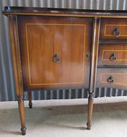 AN ELGANT HARMANN AND KEPLER STYLE LARGE SIDE SERVER ELGANT & STYLISH