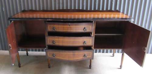 AN ELGANT HARMANN AND KEPLER STYLE LARGE SIDE SERVER ELGANT & STYLISH