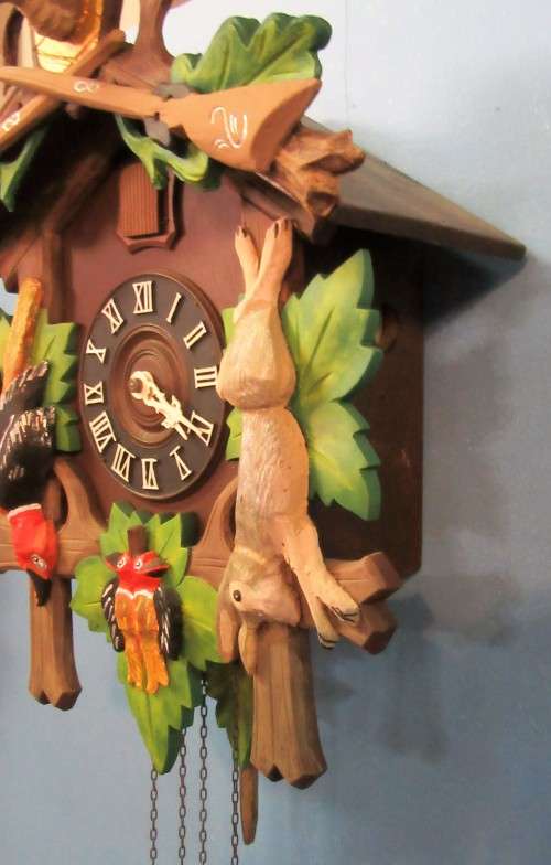 LOVLEY VINTAGE CUKOO WALL CLOCK - MADE IN GERMANY SERVICED TESTED AND WORKING