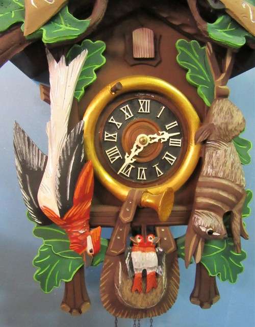 LOVLEY VINTAGE CUKOO WALL CLOCK - MADE IN GERMANY SERVICED TESTED AND WORKING