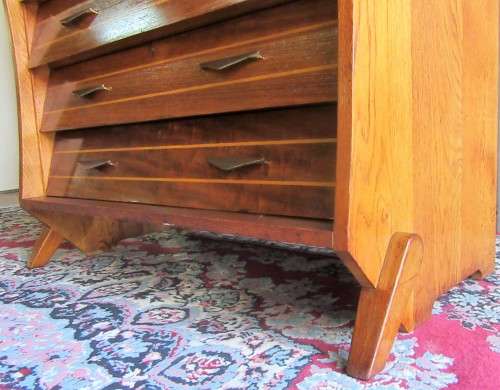 A BEAUTIFUL VINTAGE FIVE DRAWER CHEST OF DRAWERS - ABSOLUTELY MARVELOUS