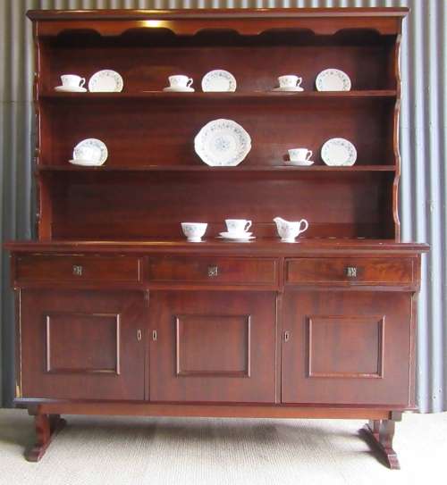 A MARVELOUS LARGE 1970'S  IMBUIA WELSH DRESSER WITH LOTS OF SPACE - STUNNING FURNITURE