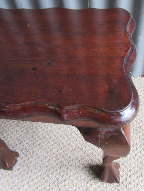 A CUTE BALL & CLAW SIDE TABLE - STUNNING