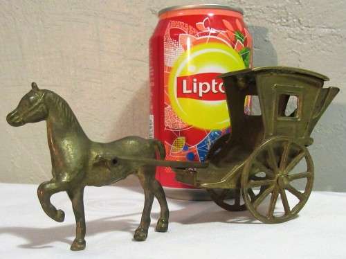 A ORNEMENTAL BRASS HORSE & CARRIAGE