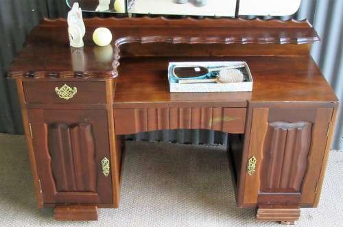 SALE - SALE - SALE DRESSING TABLE - WITH SO MUCH DETAL & WITH THREE MIRRORS -FURNINTURE MADE TO LAST