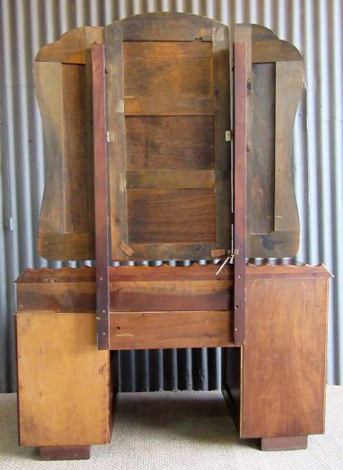 SALE - SALE - SALE DRESSING TABLE - WITH SO MUCH DETAL & WITH THREE MIRRORS -FURNINTURE MADE TO LAST