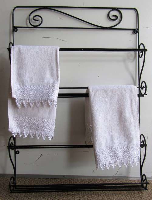A VERY PRACTICAL WALL MOUNTED TOWEL RAIL FOR THE BATHROOM OR KITCHEN - 4 AVAILABLE
