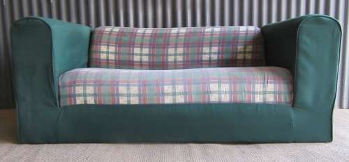 A LOVLEY VINTAGE SLEEPER COUCH -