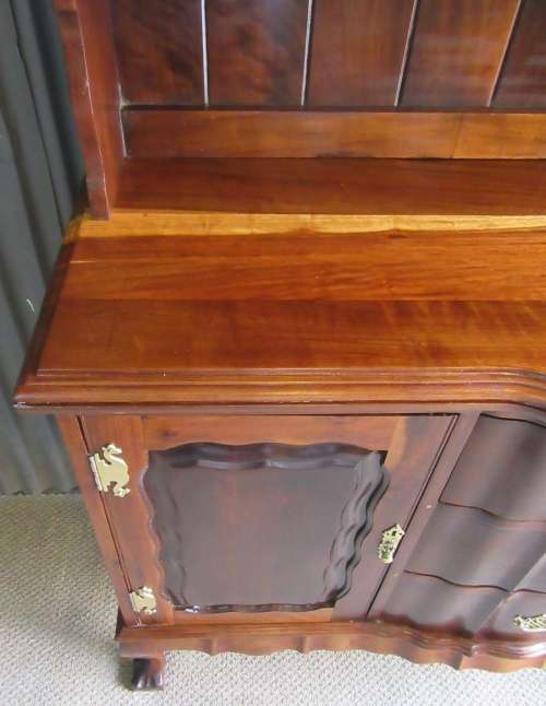 WOW A STUNNING BALL & CLAW WELSH DRESSER IN GOOD CONDITION BY MACMEE FURNITURE