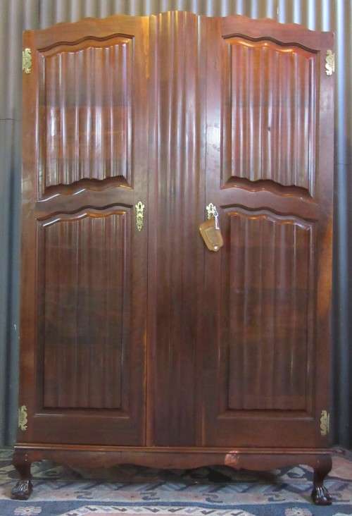 A STUNNING TWO DOOR BALL & CLAW WARDROBE IN GOOD CONDITION WITH KEYS