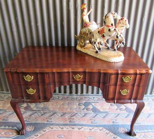 A BEAUTIFUL BALL & CLAW LADIES DESK - A HARD TO FIND ITEM -