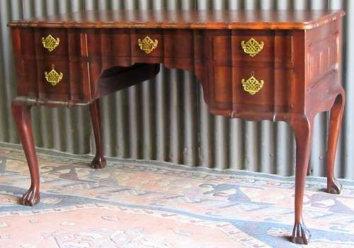 A BEAUTIFUL BALL & CLAW LADIES DESK - A HARD TO FIND ITEM -
