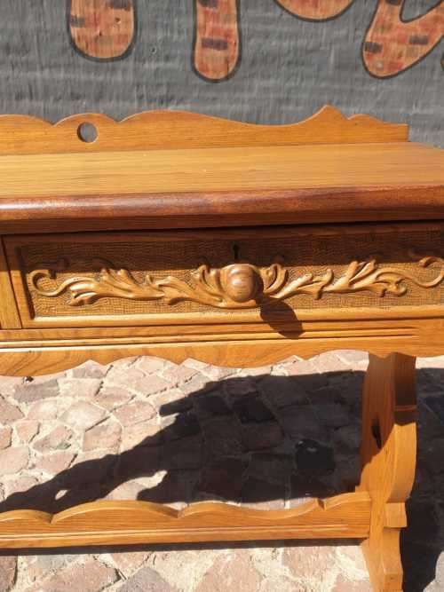 Carved Oak side sever with cutlery drawer will be perfect for a desk two.