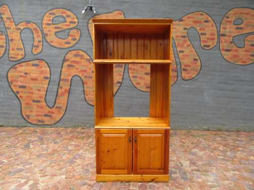 Country Cottage Style will make a perfect bookcase