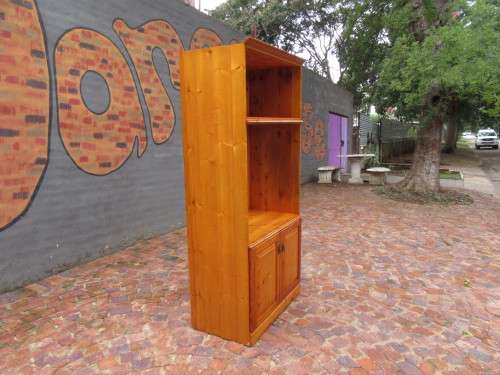 Country Cottage Style will make a perfect bookcase