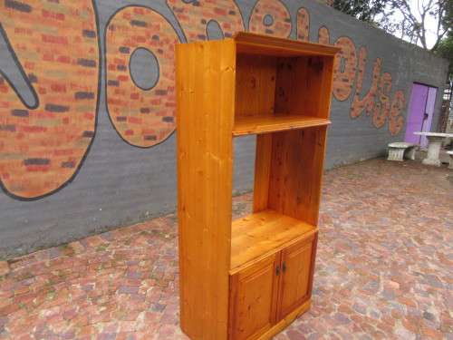 Country Cottage Style will make a perfect bookcase
