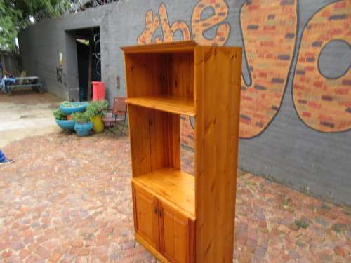 Country Cottage Style will make a perfect bookcase