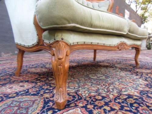 Spectacular Victorian Style hand carved couch with beautiful carved detailing