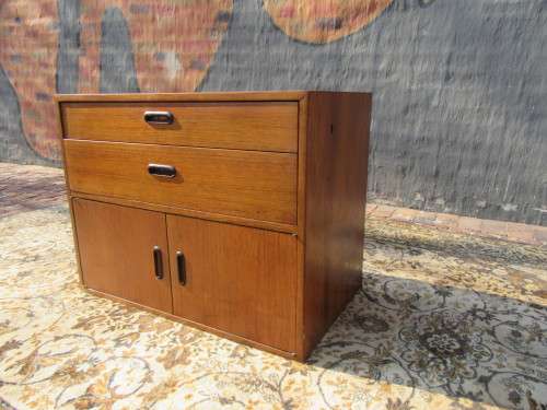 Smart mid-century modern stacking office bookcase  c.1950. T
