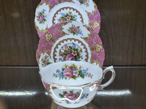 Royal Albert Lady Carlyle Trio