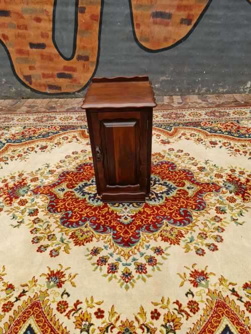 Single Imnuia bedside cabinet