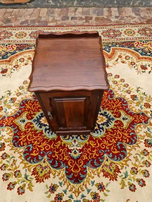 Single Imnuia bedside cabinet