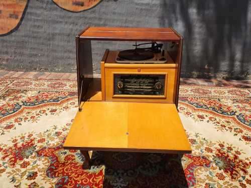 Ball and Claw Radio Cabinet not tested