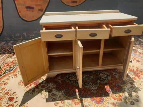 Weatherly`s Side Server with Three Drawers and Doors