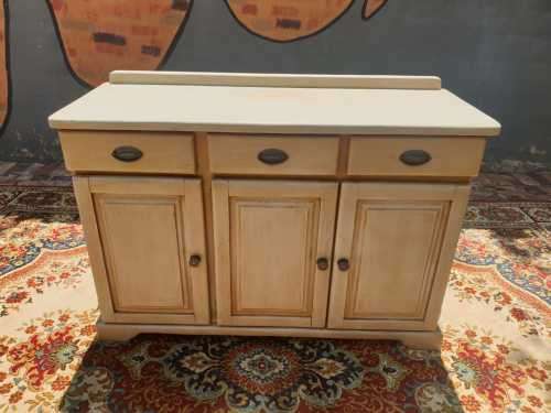 Weatherly`s Side Server with Three Drawers and Doors
