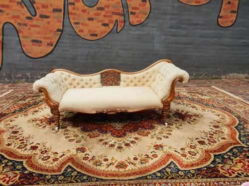 Antique Victorian chaise lounge