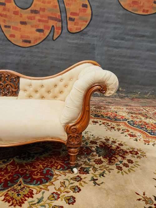Antique Victorian chaise lounge