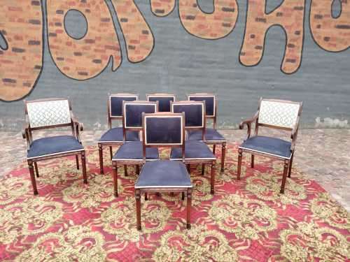 Elegant 8 Seater Regency Style dining room table and chairs