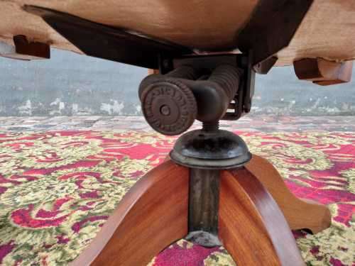 Antique Captains Chair very comfortable solid wood,