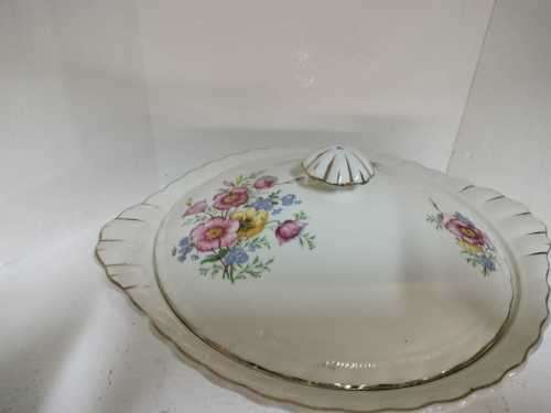 Beautiful Vintage J & G Meakin Double Handled Casserole/Vegetable Bowl with a Lid