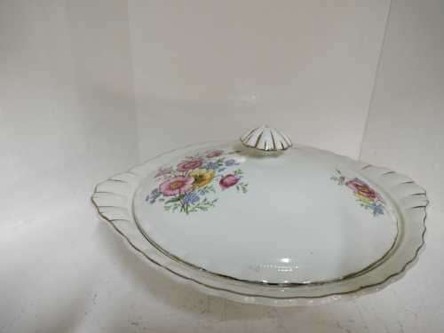 Beautiful Vintage J & G Meakin Double Handled Casserole/Vegetable Bowl with a Lid