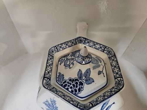 Antique Yuan blue and white china 4 to 6 Cup Tea Pot by Wood and Sons