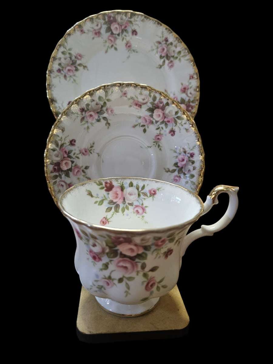 Royal Albert Cottage Garden trio 6 available