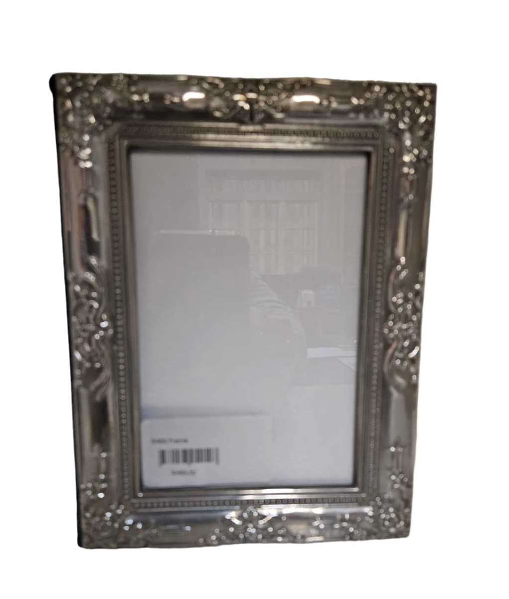 Beautifully crafted silver plated photo album perfect addition to any vintage collection