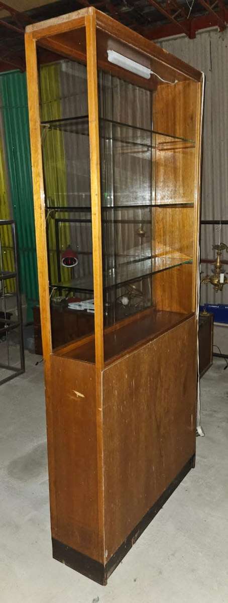 Art Deco 1920's Antique Showcase