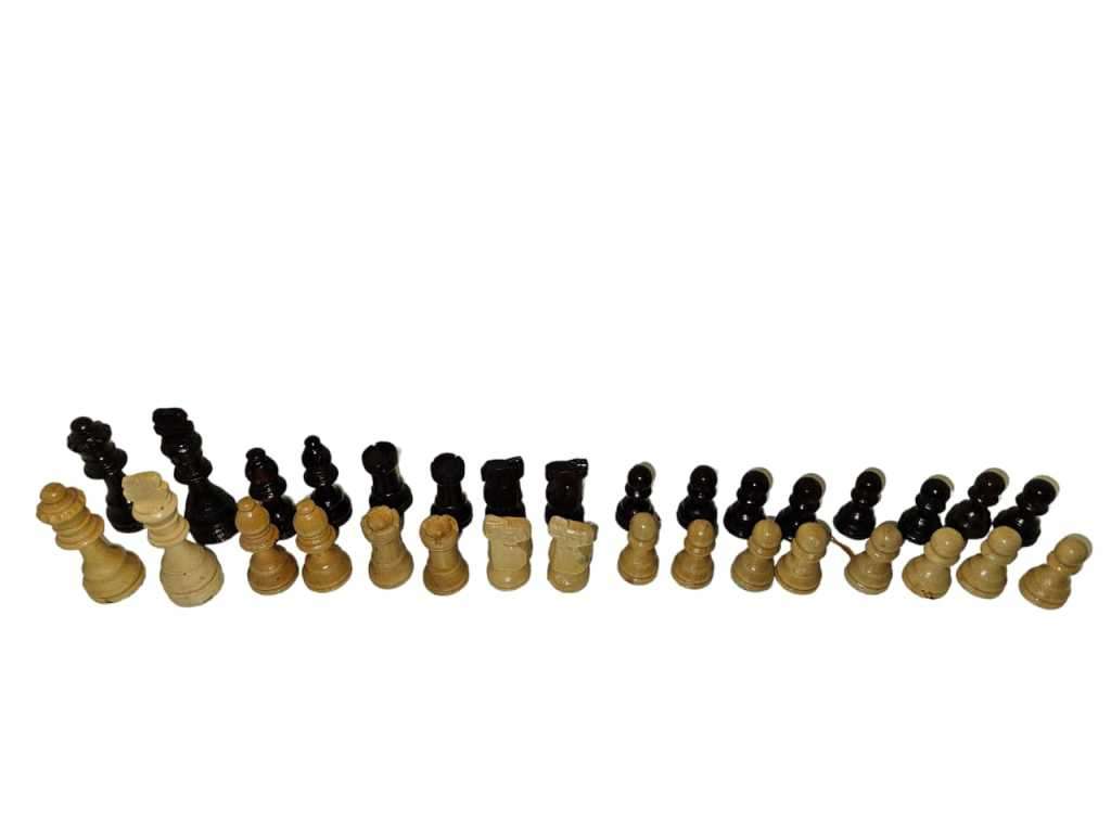 CHEST SET IN A WOODEN BOX NO BOARD