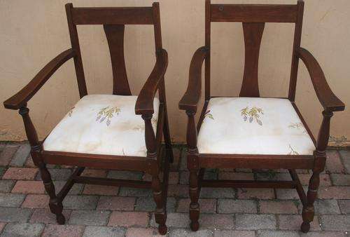 WOW!!! TWO STUNNING ANTIQUE SOLID WOOD CARVER CHAIRS WITH FANTASTIC TURNED LEGS MAGNIFICENT