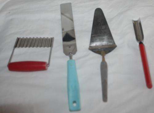 AN FANTASTIC COLLECTION OF FOUR VINTAGE KITCHENALIA
