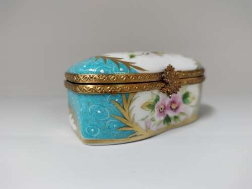 Rare French Limoge Peint Mein Turquoise Pill Box