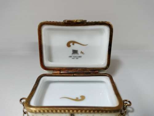 Floral Limoge Peint Mein Purse Trinket Box