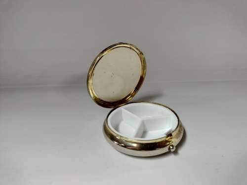 Vintage Cameo Pill Box