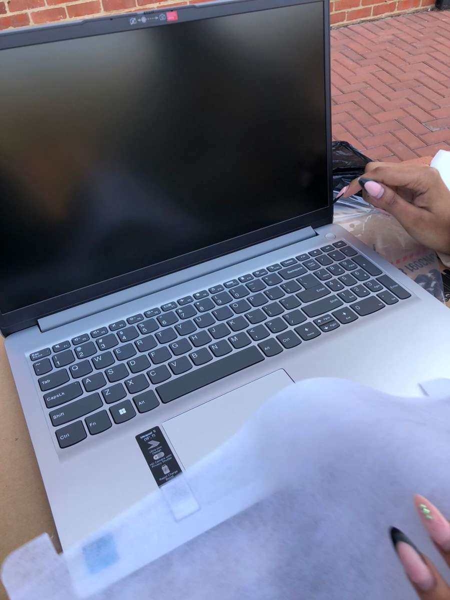 Lenovo IdeaPad 1 15IAU7 Notebook PC