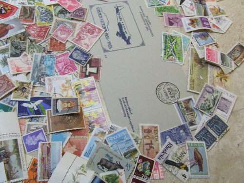 1000+ Mix world used stamps